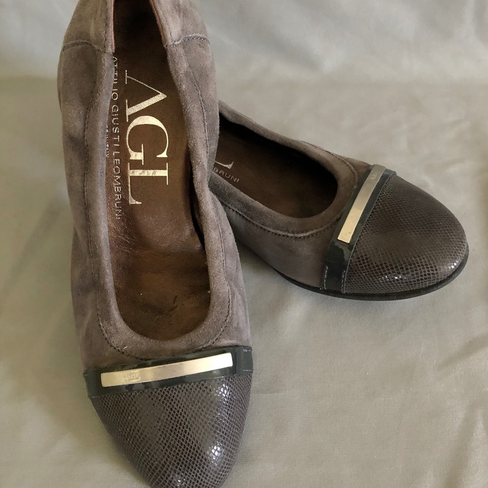 Attilio Giusti Leombruni Gray Suede and Snake Skin Low Heels